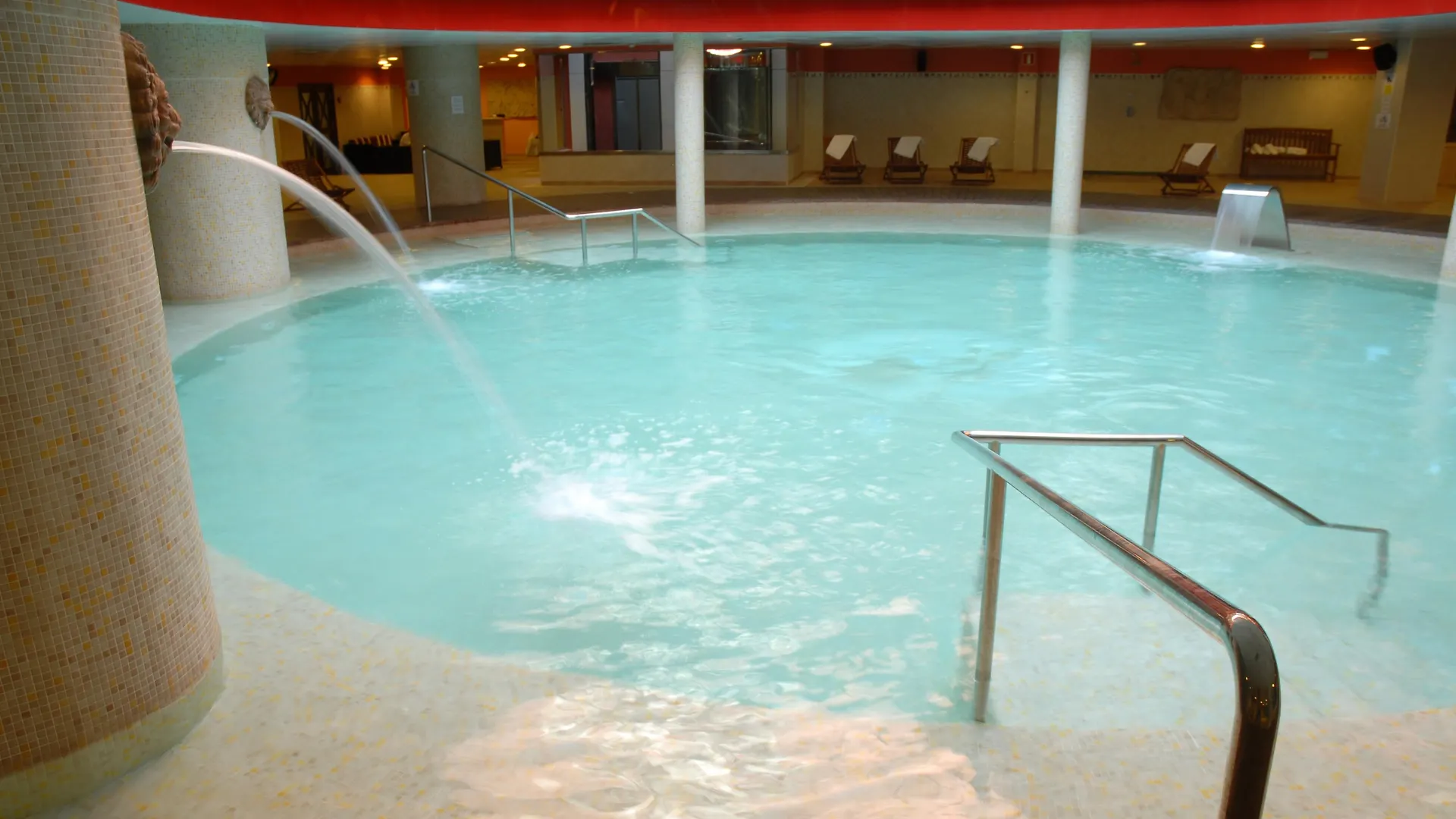 Holiday World Resort Benalmadena 4*,